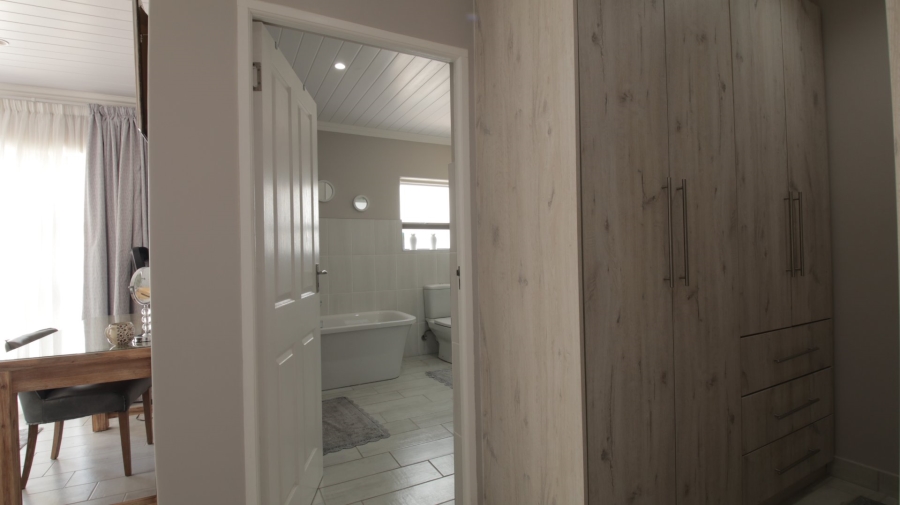 5 Bedroom Property for Sale in Dana Bay Western Cape